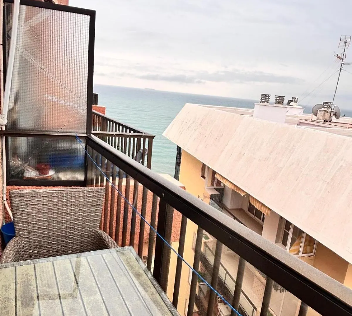 Apartamento Primera Linea De Playa Paseo Maritimo Perla 5 Fuengirola Spain